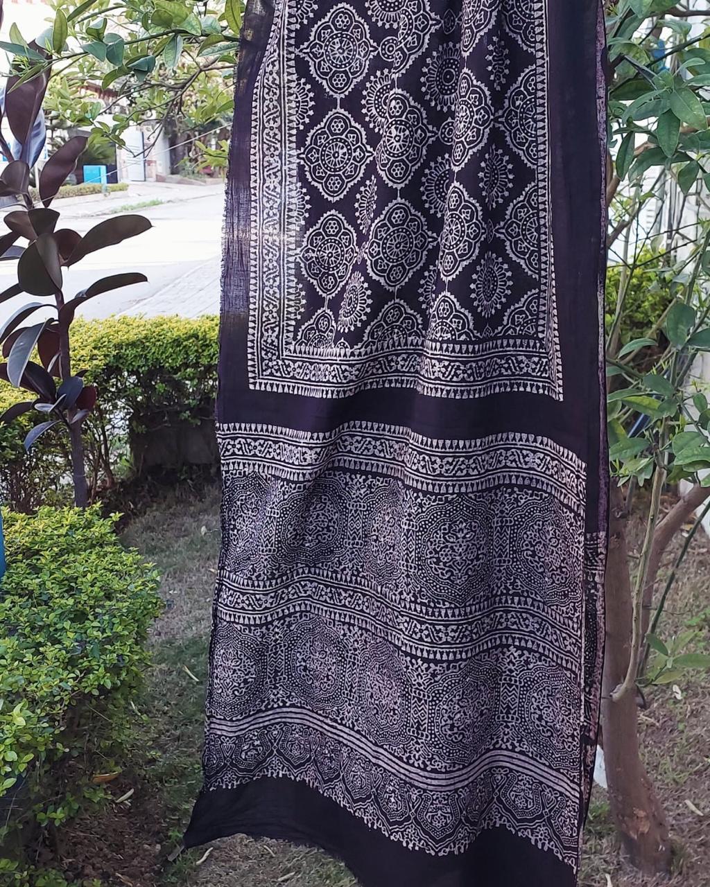 Block Print Stollar-Black