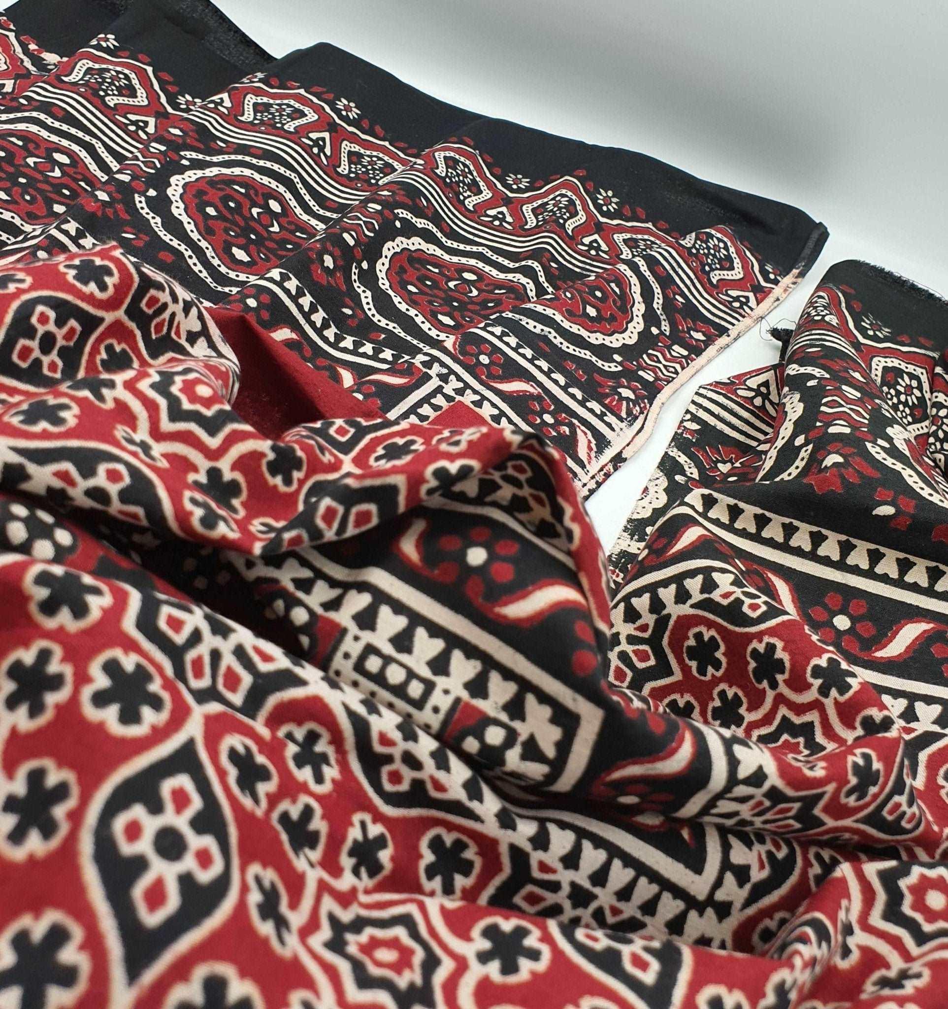 Handmade Sindhi Ajrak Stole - Buy Ajrak Online Pakistan | QUMAS