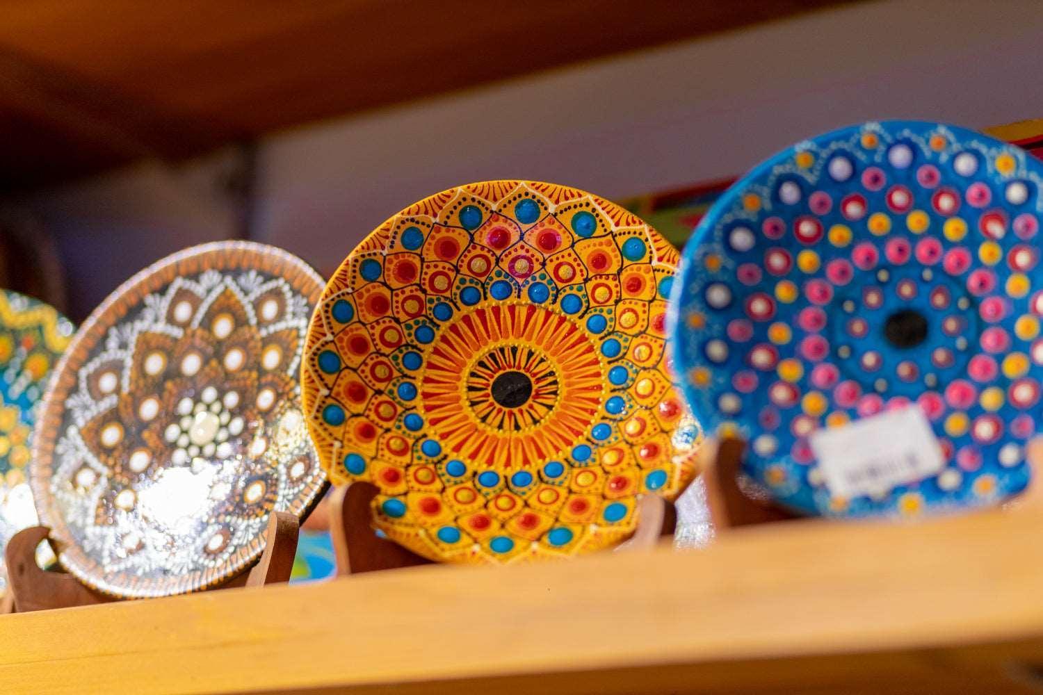 Wall Hanging Plates – QUMAS